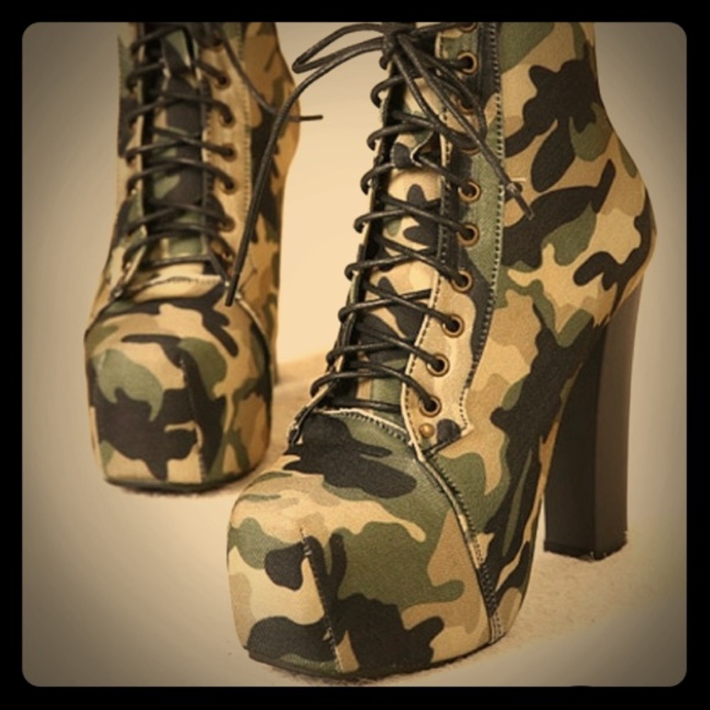 Camflauge Booties